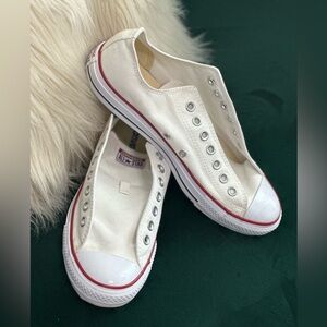 Women’s White Converse Sneakers 11 M